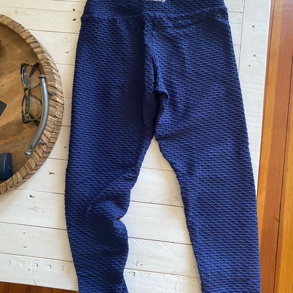 BBB Croco Skin Leggings - Picture 5 of 5